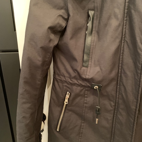 Storm Mountain Parka S - Picture 11 of 16